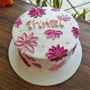 Bolo decorado com chantily