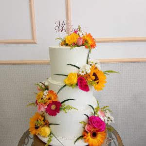 Bolo de casamento com cobertura de ganache de cream cheese